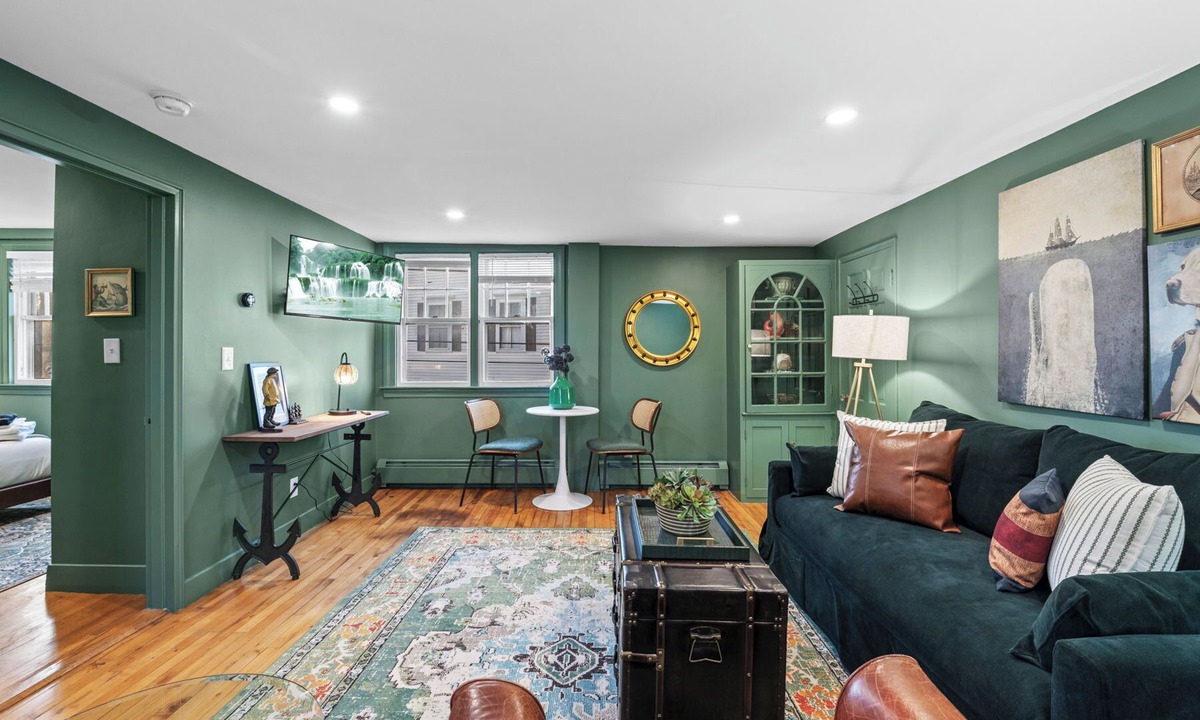 Salem Apartment | 1BR on Salem Common l Steps to Witch Museum and Downtown l Fenced in Yard