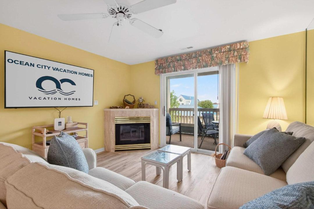 Heron Harbour Isle House | Bay Watch 1 203A Outdoor Pool Beautiful Condo