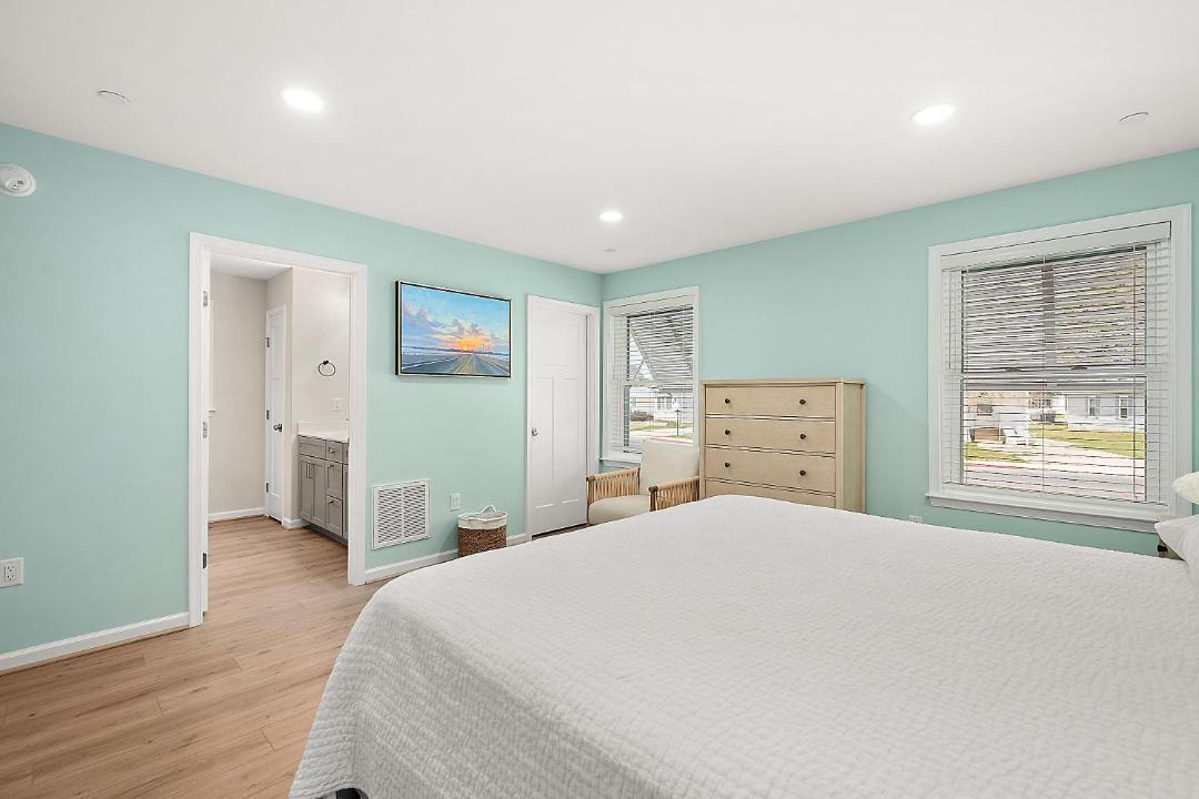 Montego Bay House | 113 S Ocean Dr