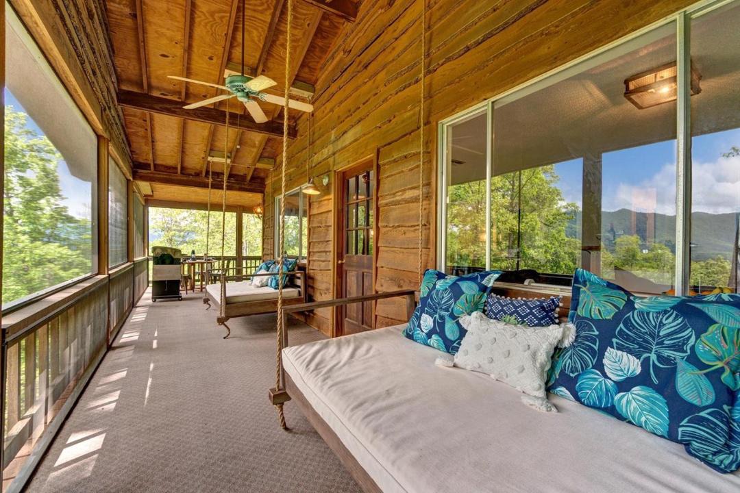 Robbinsville House | Free Whitewater Rafting - Secluded Luxury - Modern AND Rustic Cabin