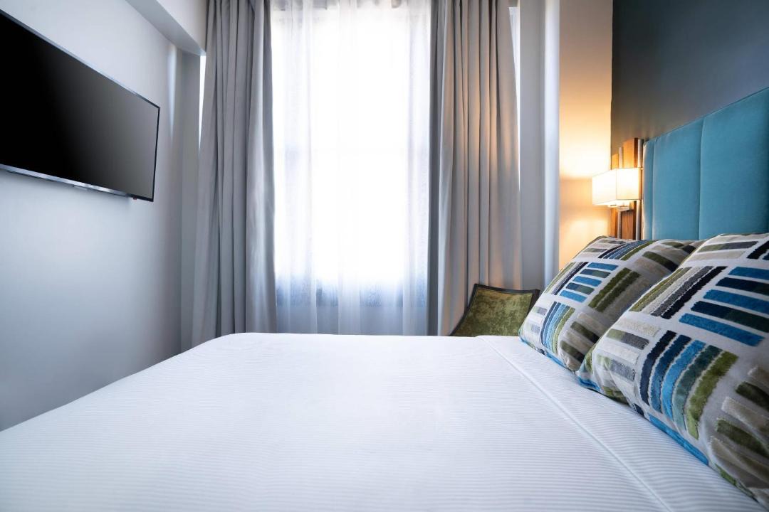 Gastonia Hotel | The Esquire Hotel Downtown Gastonia, an Ascend Collection Hotel