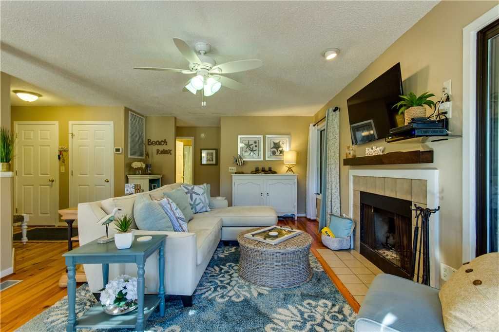 Photo of Livingroom in Seabrook Island