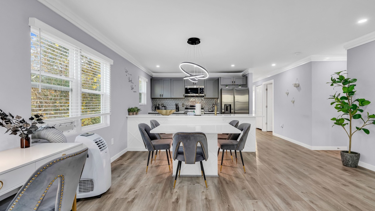 Photo of Bedroom in Villa Heights