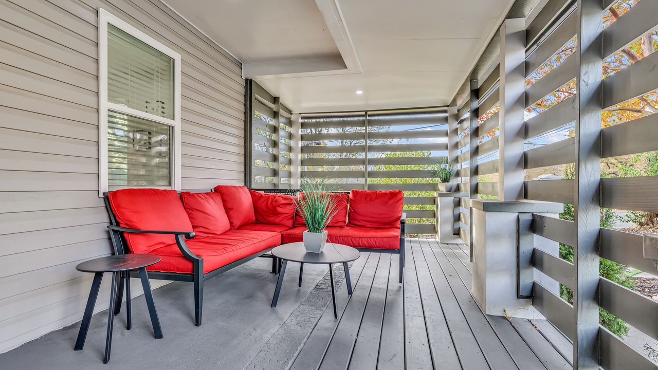 Photo of Patio Balcony in Villa Heights