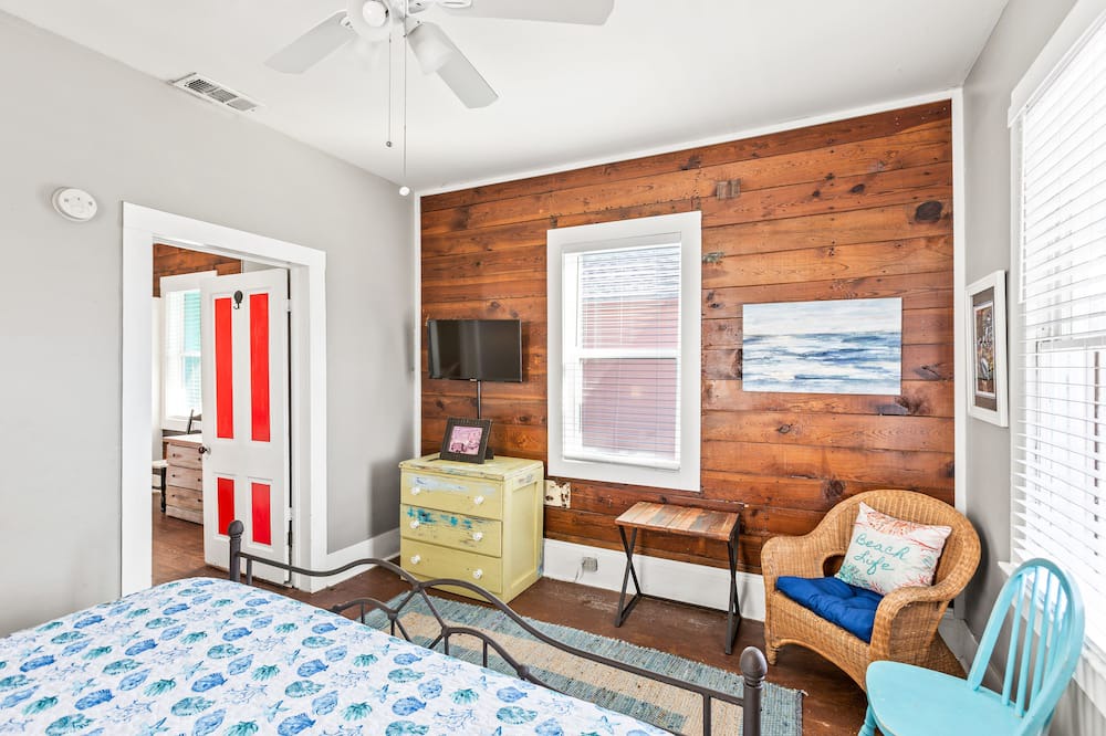 Photo of Bedroom in San Jacinto