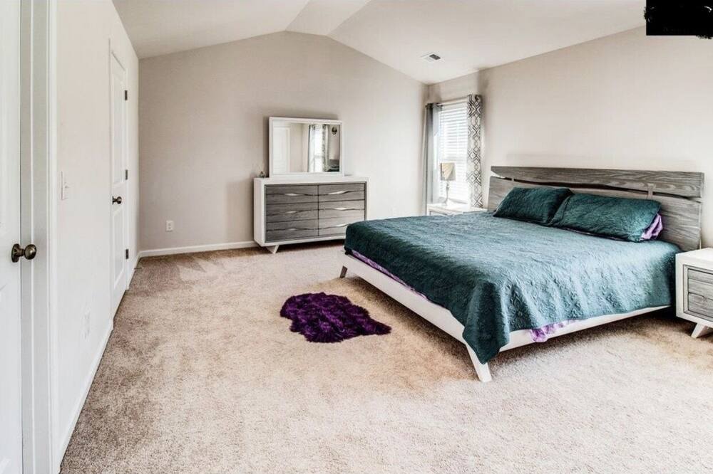Photo of Bedroom in Elgin
