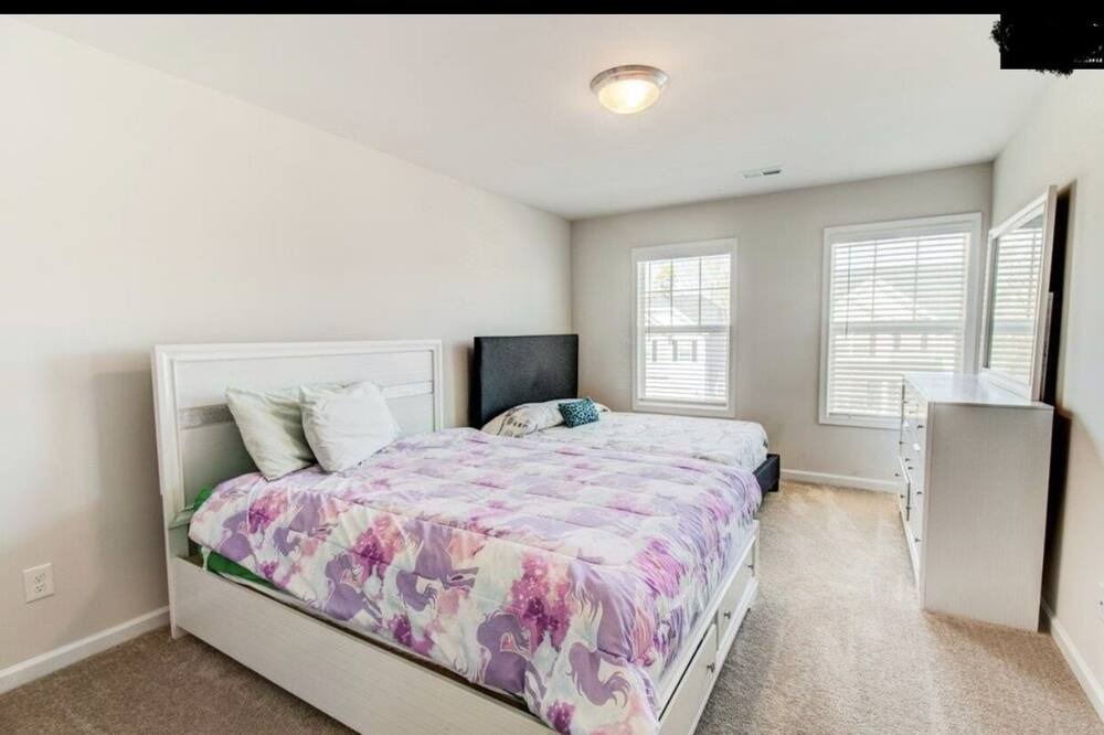 Photo of Bedroom in Elgin