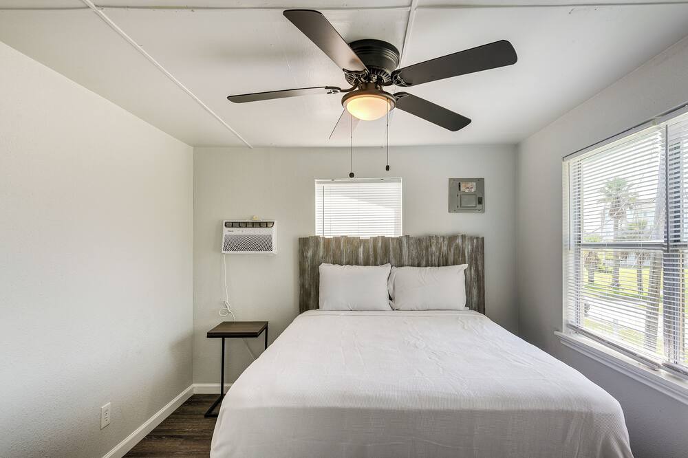 Photo of Bedroom in Galveston