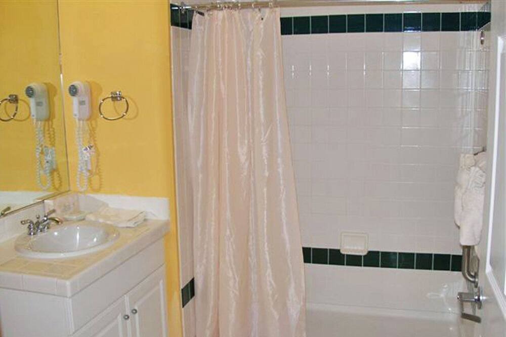 Photo of Bathroom in Palmetto Dunes
