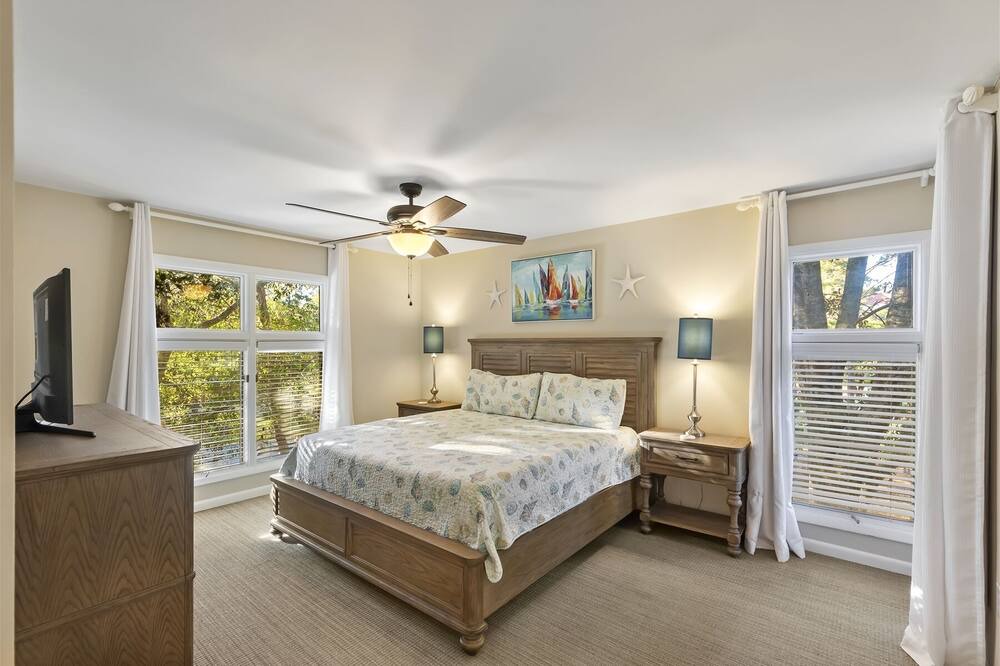 Photo of Bedroom in Palmetto Dunes