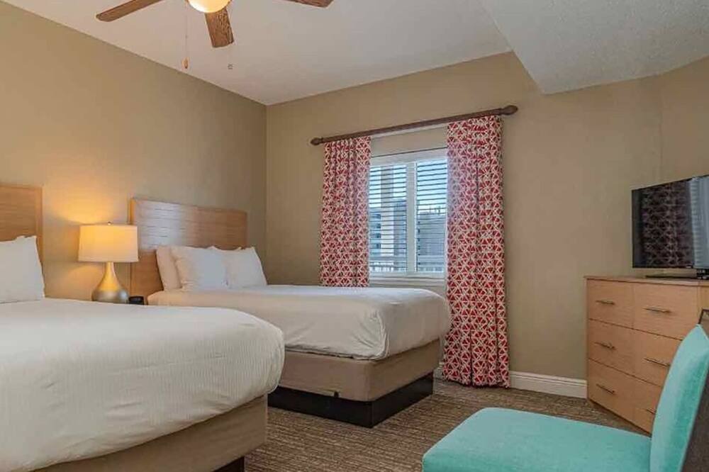 Photo of Bedroom in Arcadian Shores