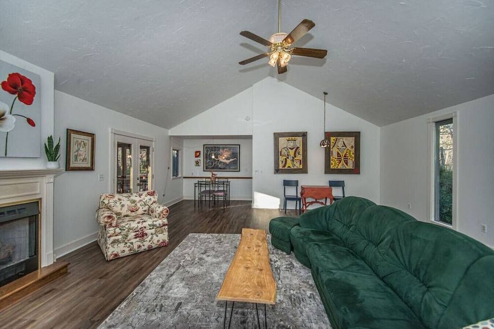 Photo of Bedroom in Landrum