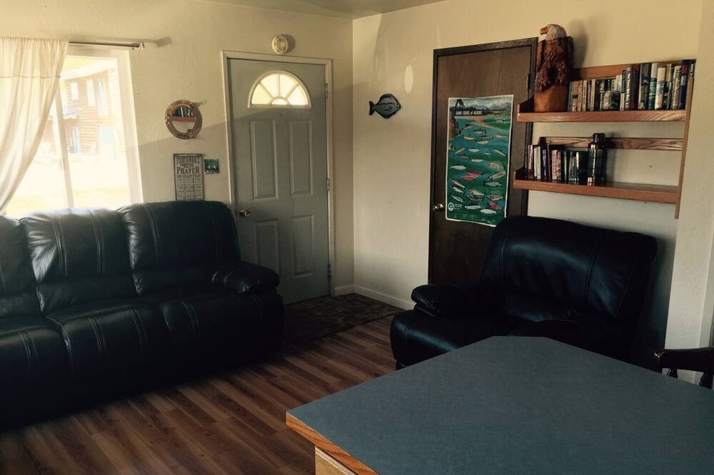 Photo of Livingroom in Seldovia