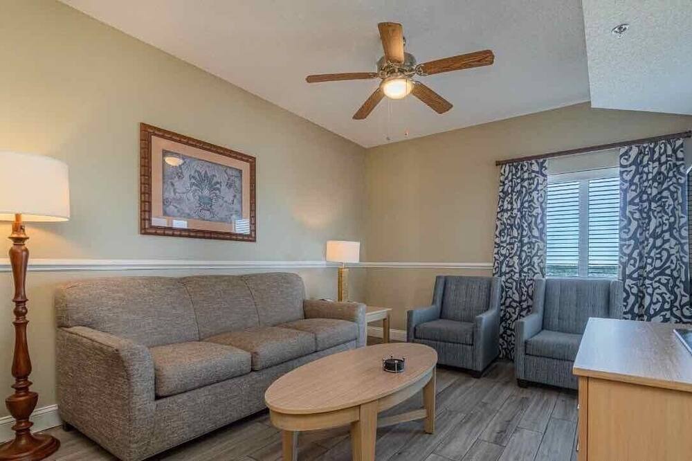 Photo of Livingroom in Arcadian Shores