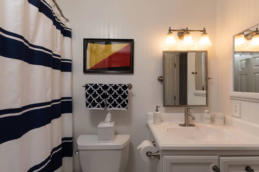 Photo of Bathroom in Sealoft Villas