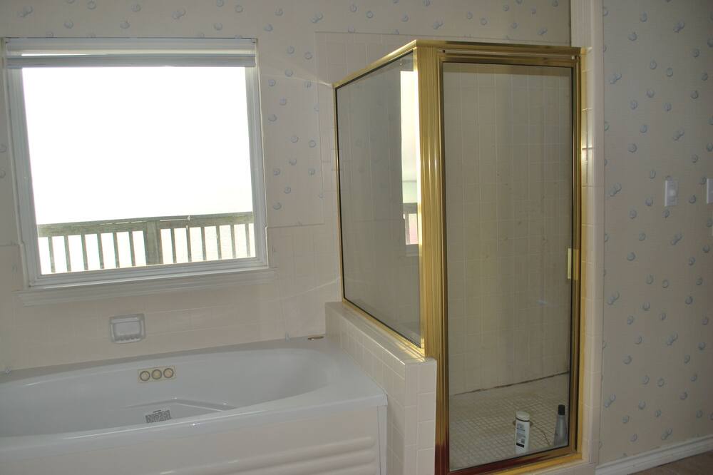 Photo of Bathroom in Terramar Beach