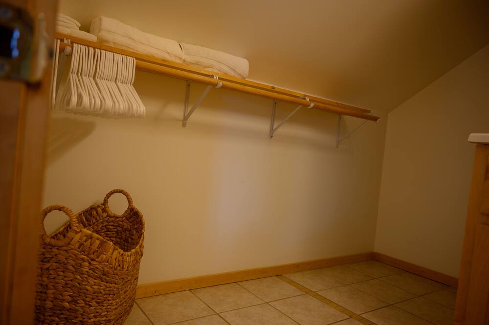 Photo of Bathroom in McKinley Park