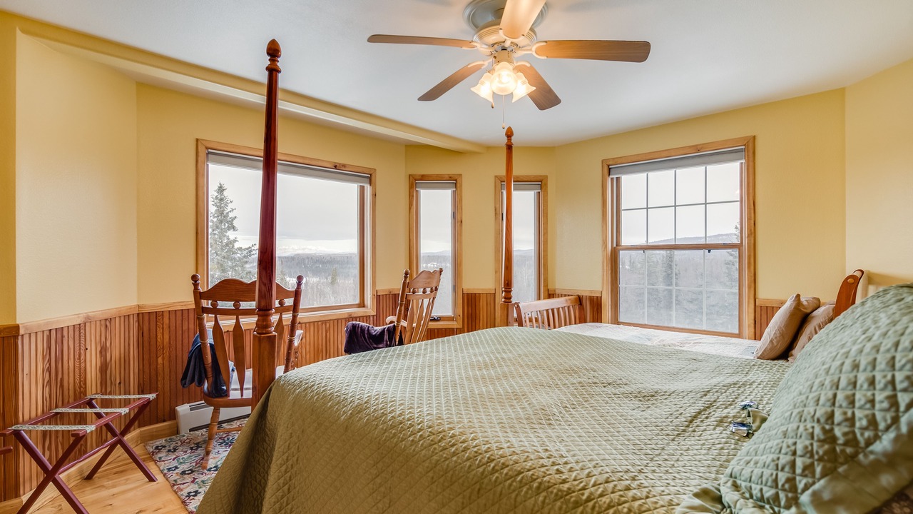 Photo of Bedroom in Talkeetna