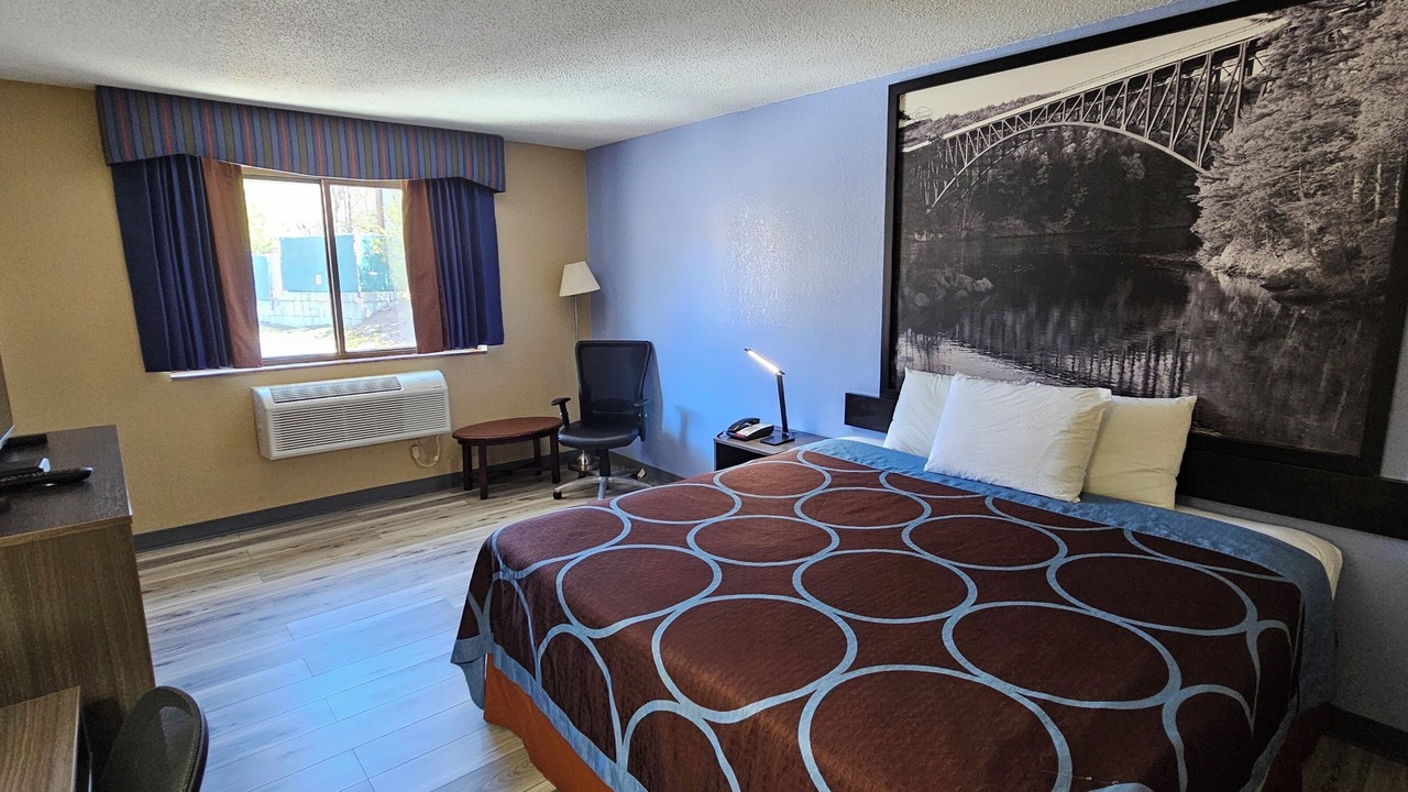 Photo of Bedroom in Gardner