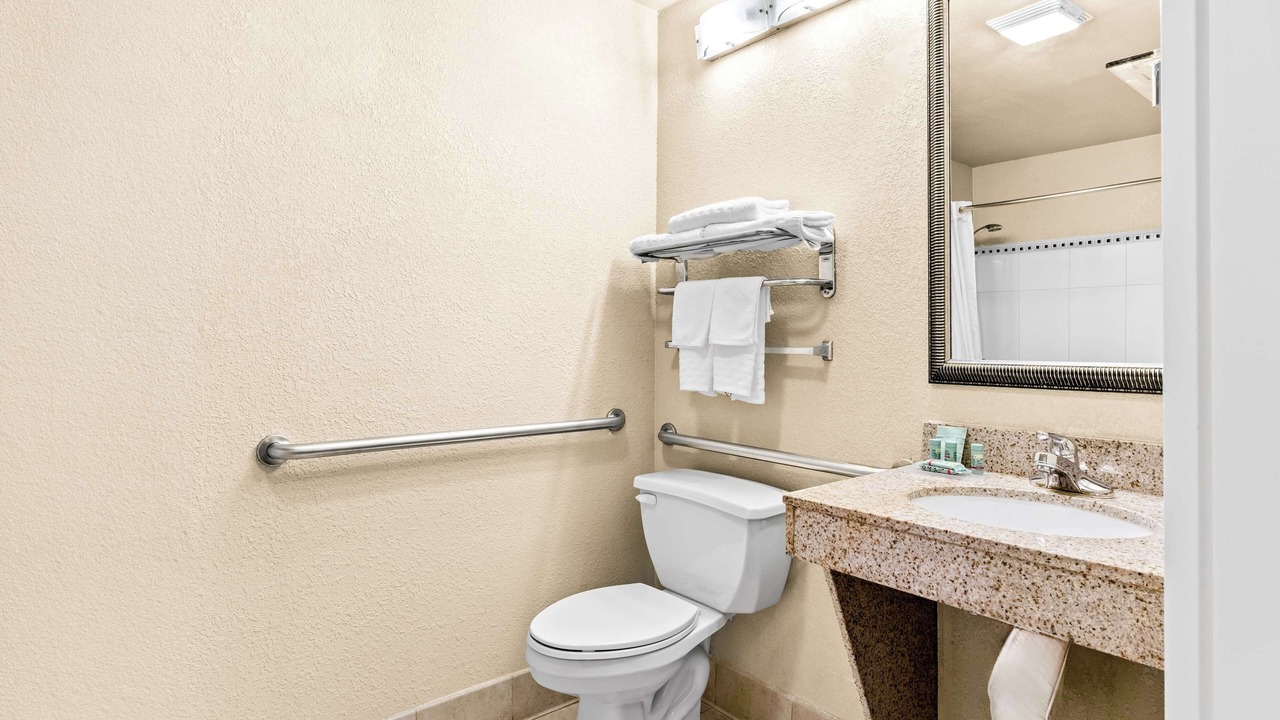 Photo of Bathroom in Gwinnett Place