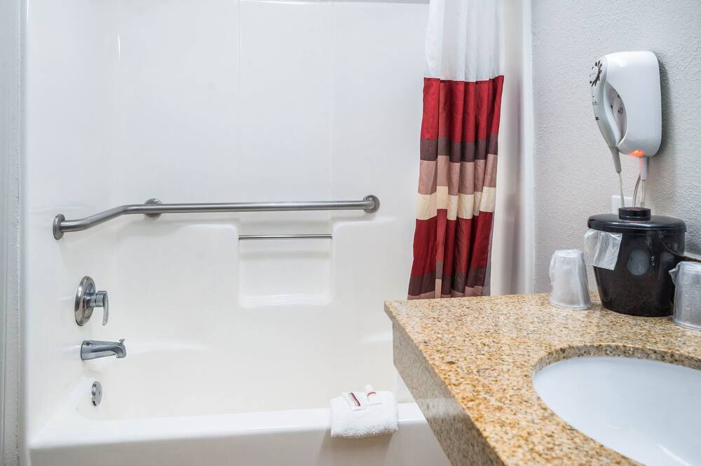 Photo of Bathroom in Arcadia