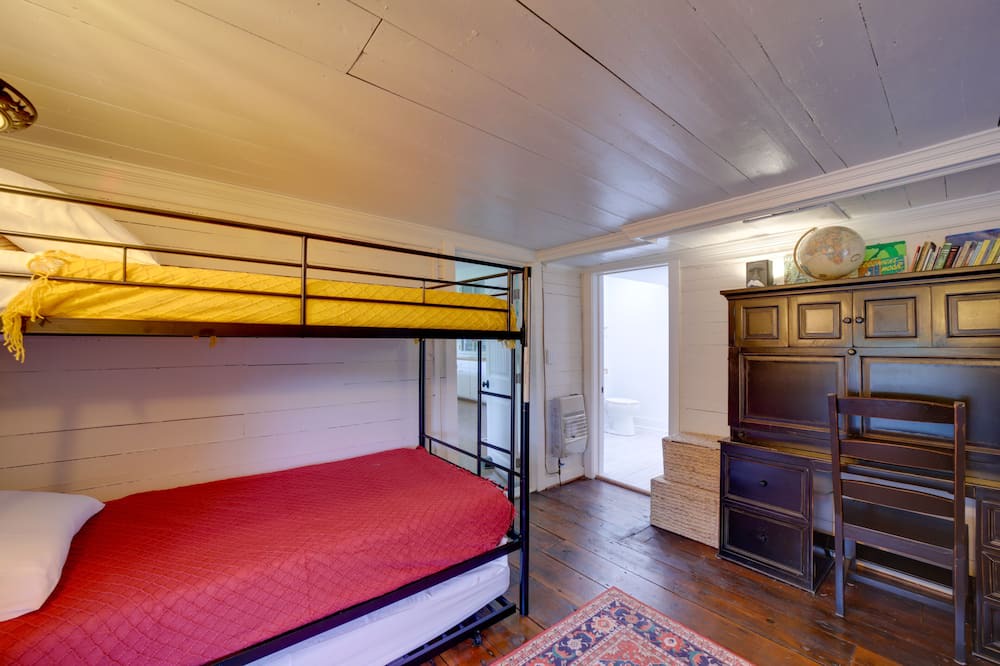 Photo of Bedroom in Landrum