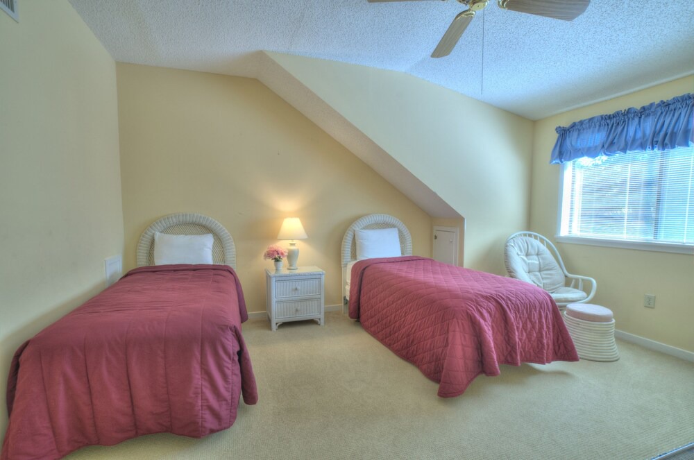 Photo of Bedroom in Arcadian Shores