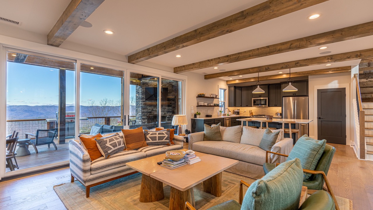 Photo of Livingroom in Lenoir