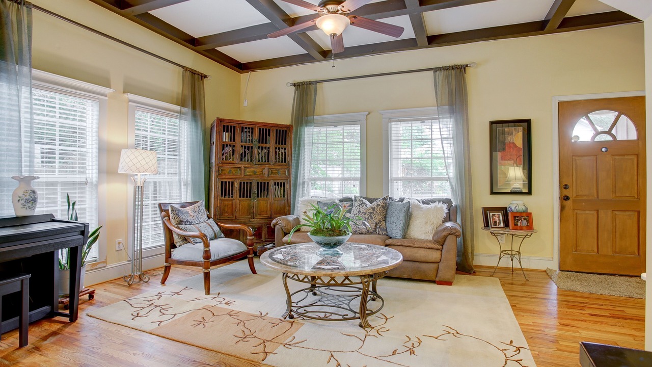 Photo of Livingroom in East Side