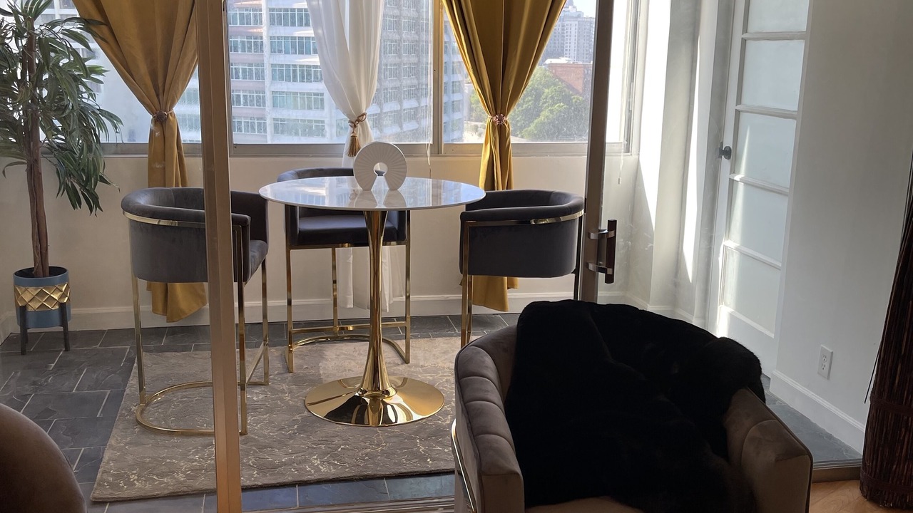 Photo of Livingroom in Peachtree Center