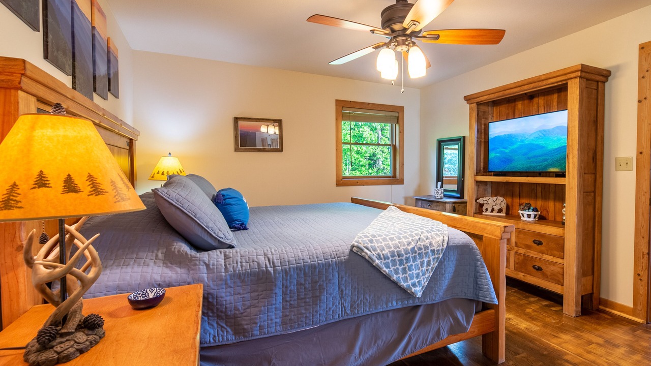 Photo of Bedroom in Wears Valley