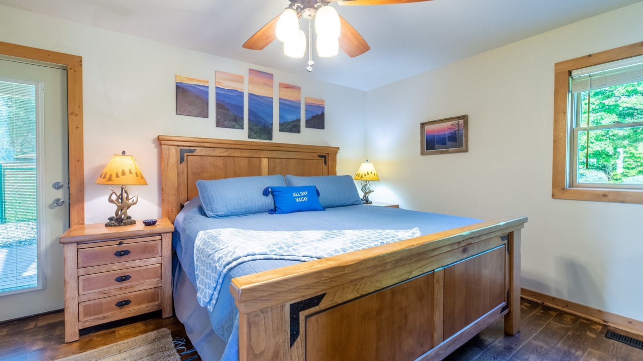 Photo of Bedroom in Wears Valley