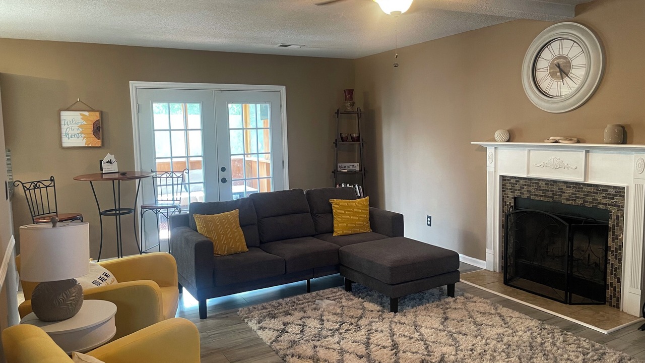 Photo of Livingroom in Huntcliff