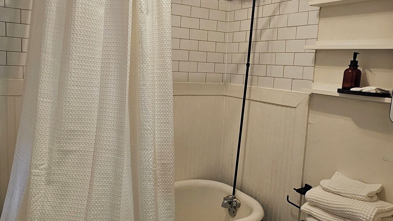 Photo of Bathroom in Cabbagetown
