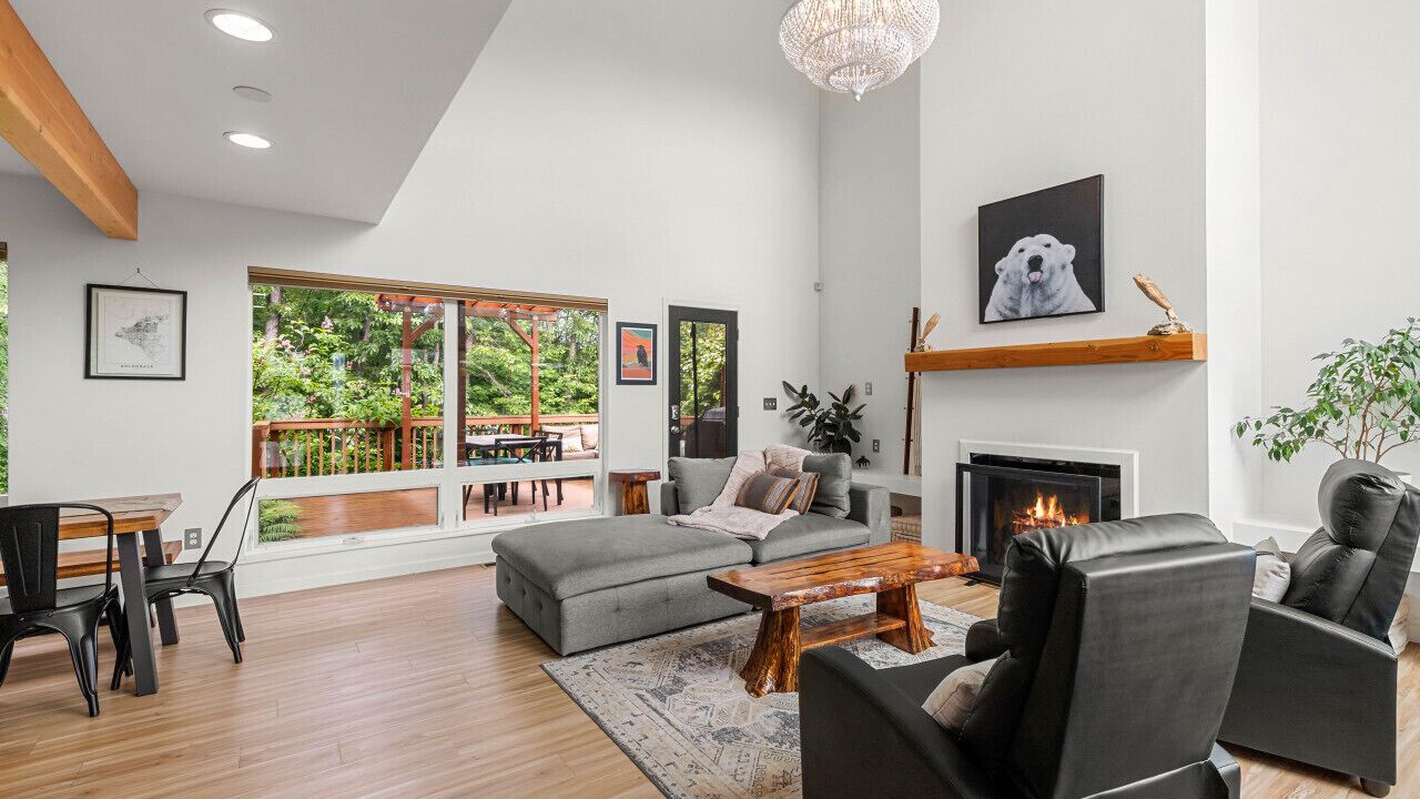 Photo of Livingroom in Downtown Anchorage