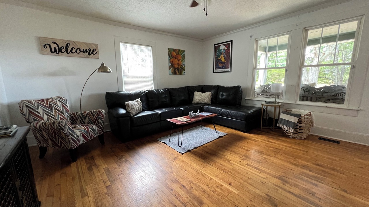 Photo of Livingroom in Travelers Rest
