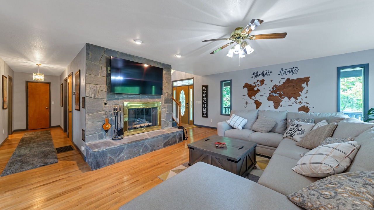 Photo of Livingroom in Almond