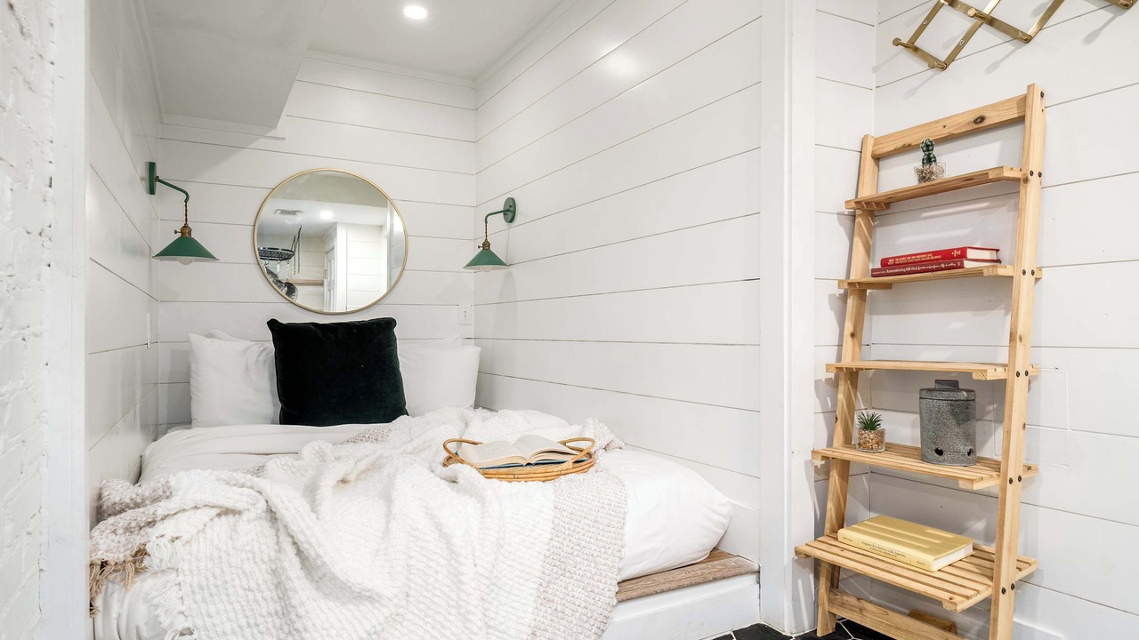 Photo of Bedroom in Midtown