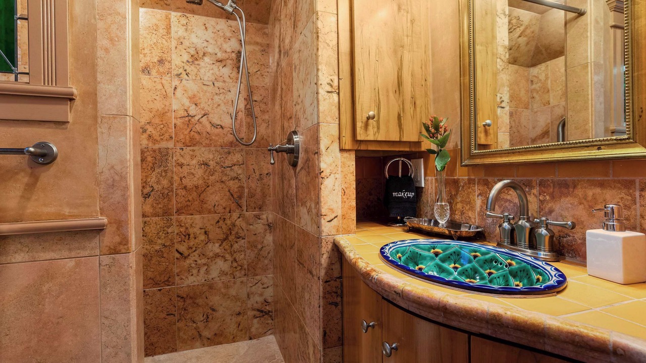 Photo of Bathroom in South Capitol
