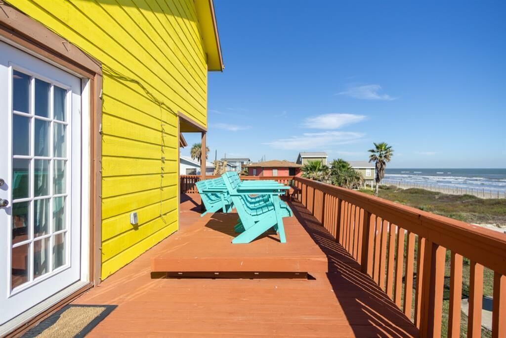 Photo of Patio Balcony in Bermuda Beach