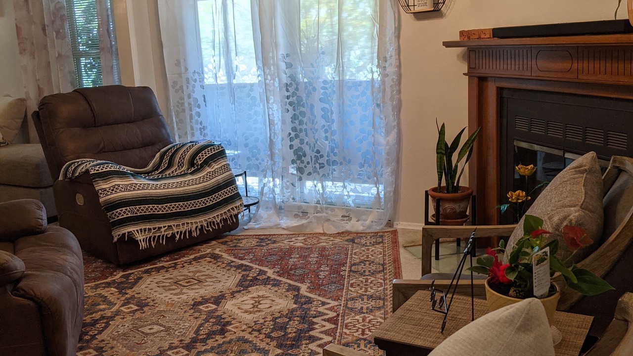 Photo of Livingroom in Los Alamos