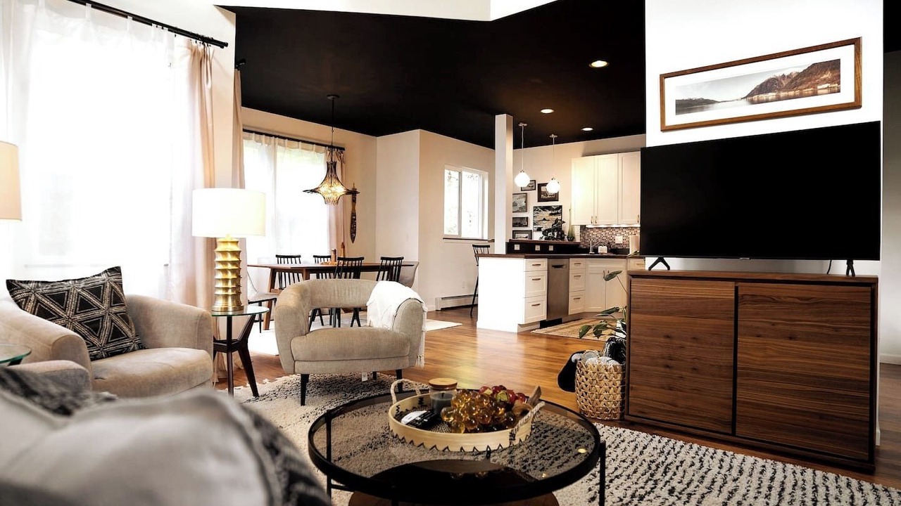 Photo of Bedroom in Juneau