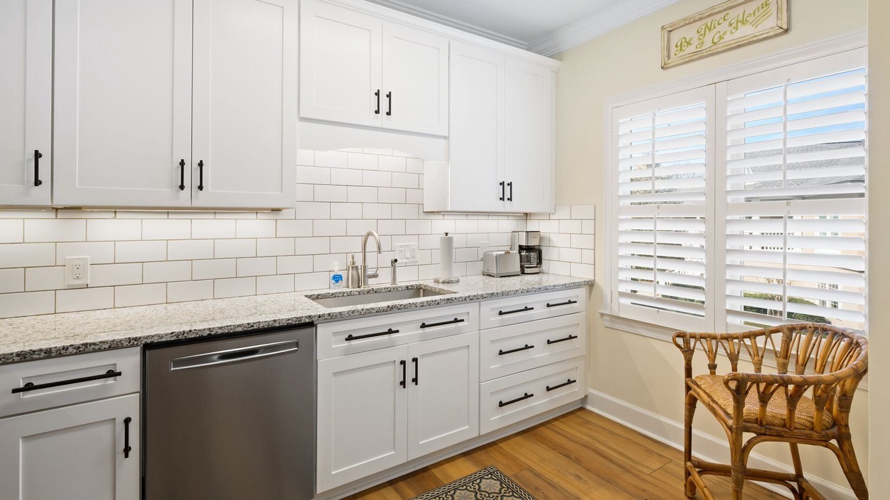 Photo of Kitchen in Debordieu Colony