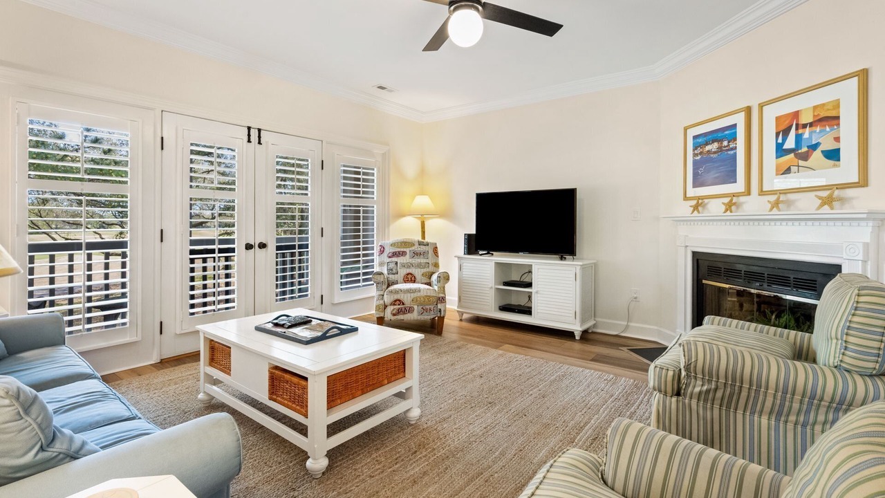 Photo of Livingroom in Debordieu Colony