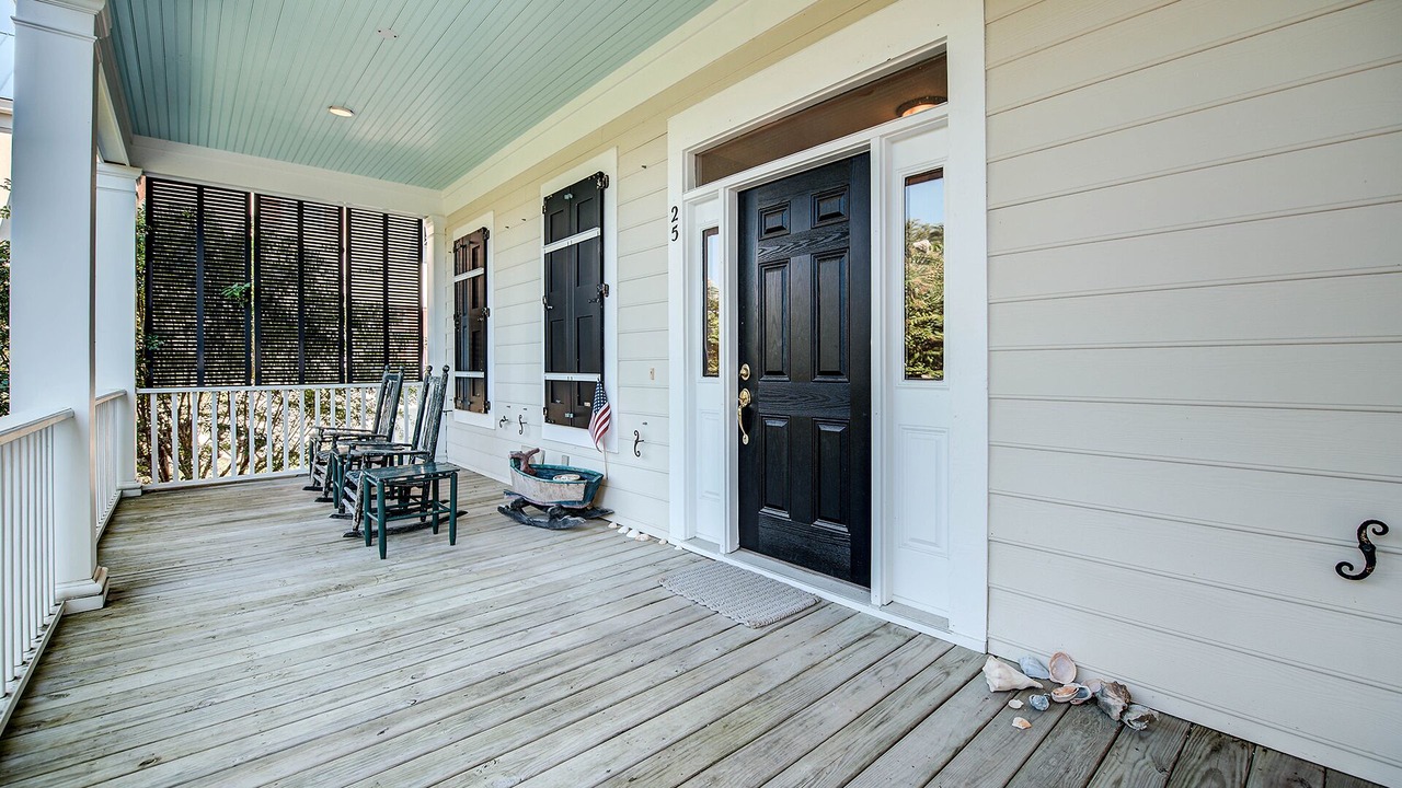 Photo of Patio Balcony in Debordieu Colony