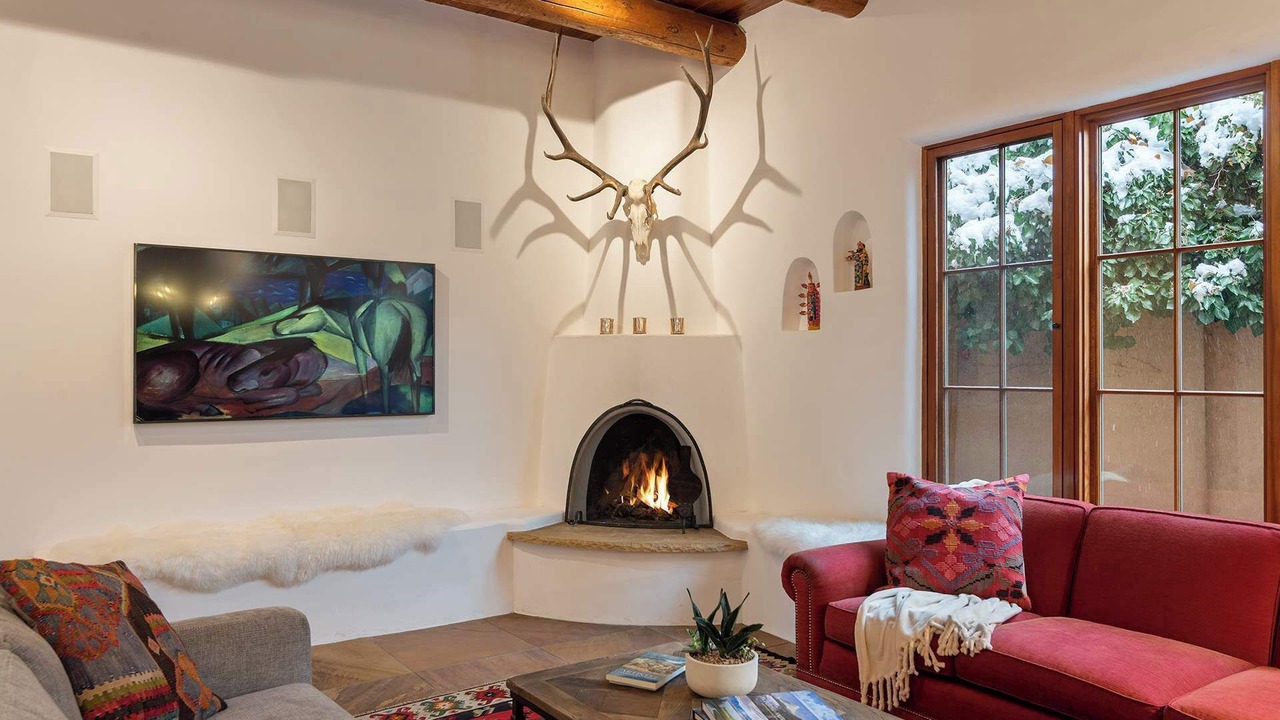 Photo of Livingroom in Historic Eastside