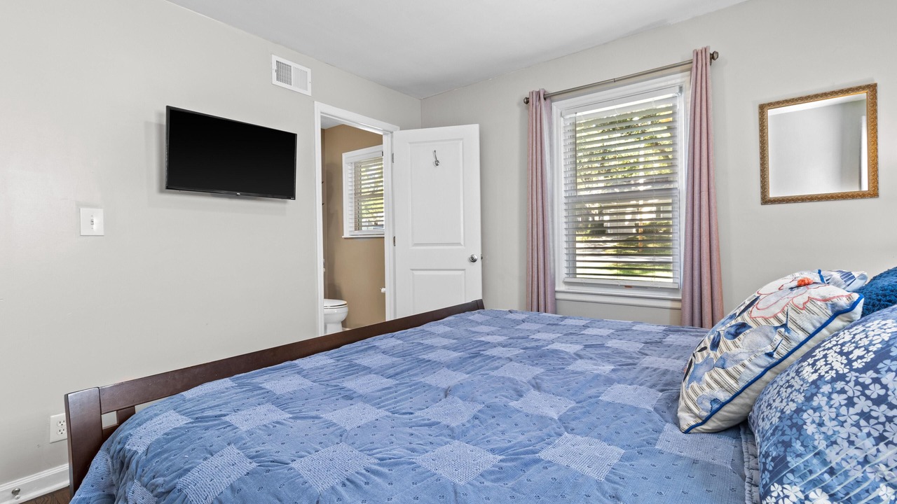 Photo of Bedroom in South Kansas City