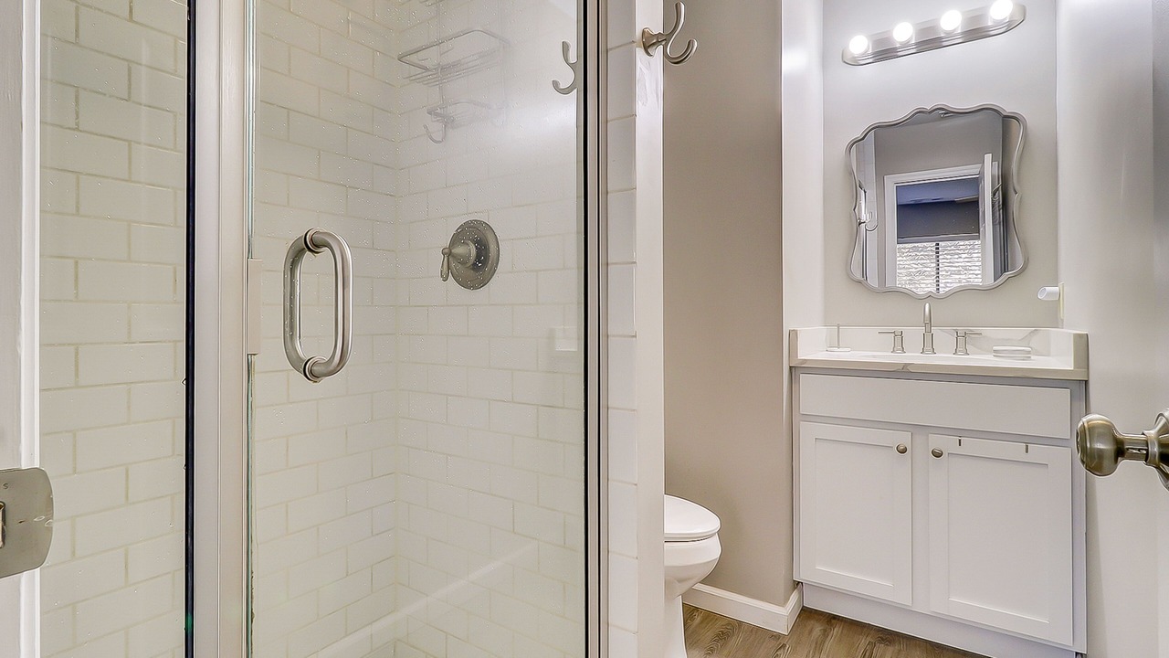 Photo of Bathroom in Folly Field