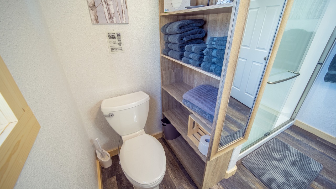 Photo of Bathroom in Kalifornsky