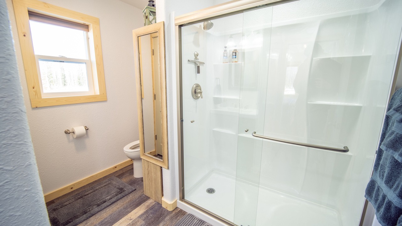 Photo of Bathroom in Kalifornsky